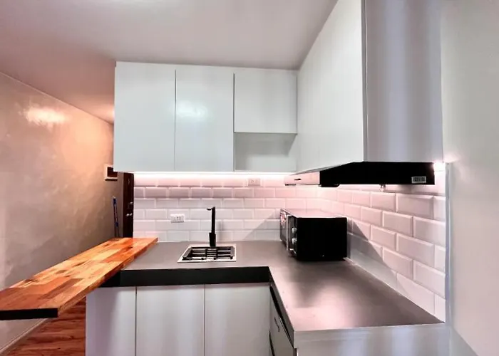 Hotel Citispace 1br Ridgewood Towers Near Bgc Airport #rw17a